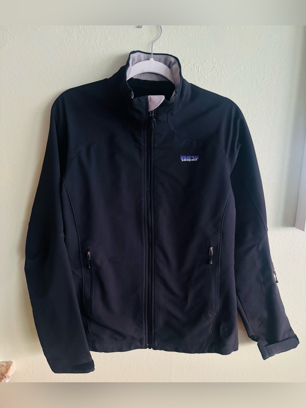 Patagonia Wind Shield Jacket in Black - Women's Size: Medium